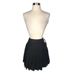 Urban Revivo Pleated Mini Skirt - Size Medium / US 6